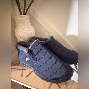 boojoy- Men's Quilted Slip-On Winter Boots - Navy -Size 41